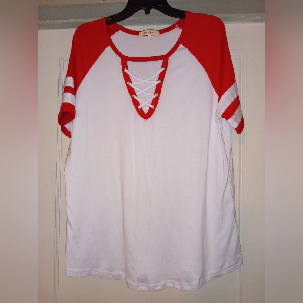 Wishful Park Red and White Lace-Up Women's Top Size XL